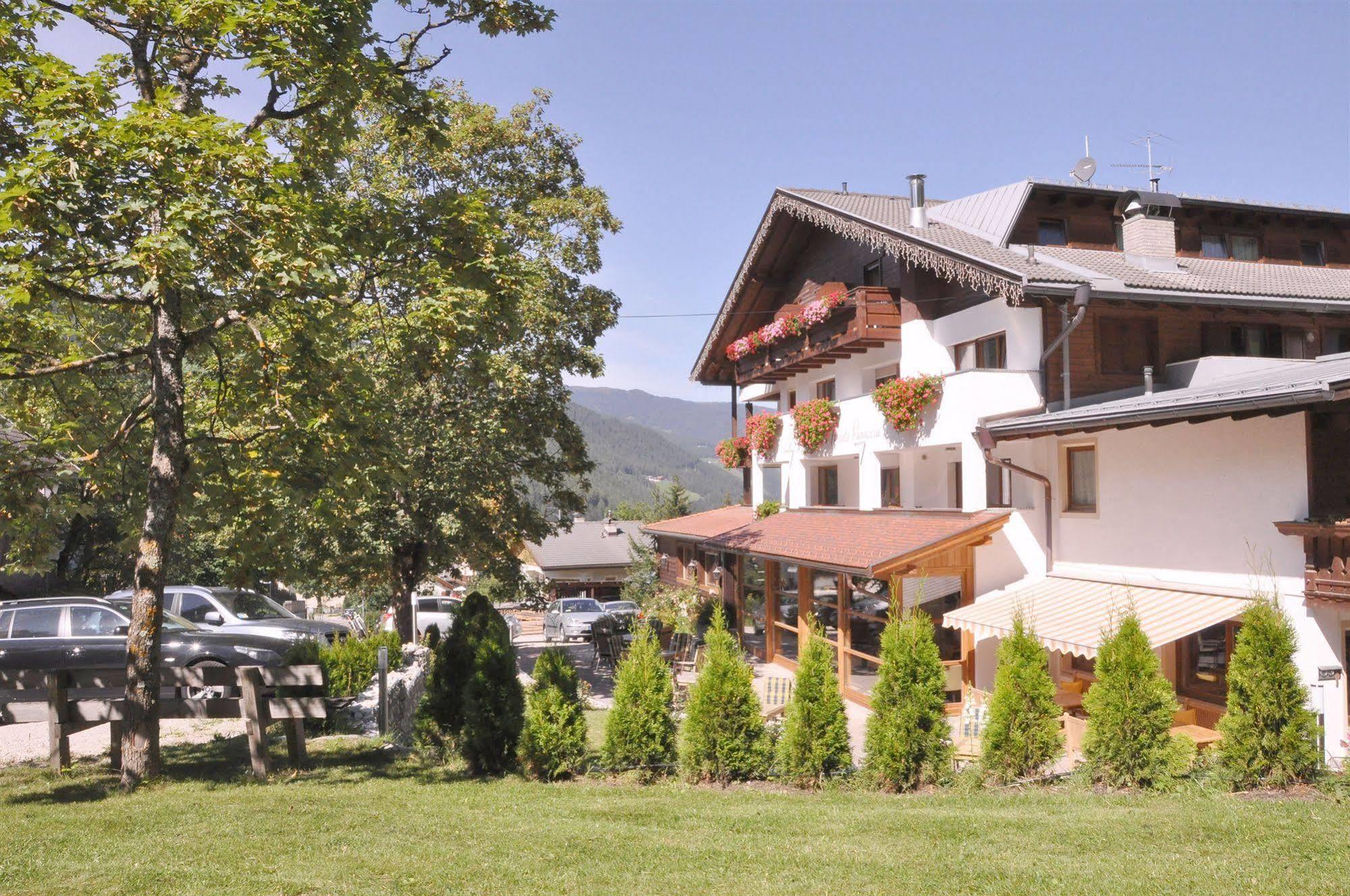 Hotel Monte Paraccia San Vigilio Di Marebbe Eksteriør bilde