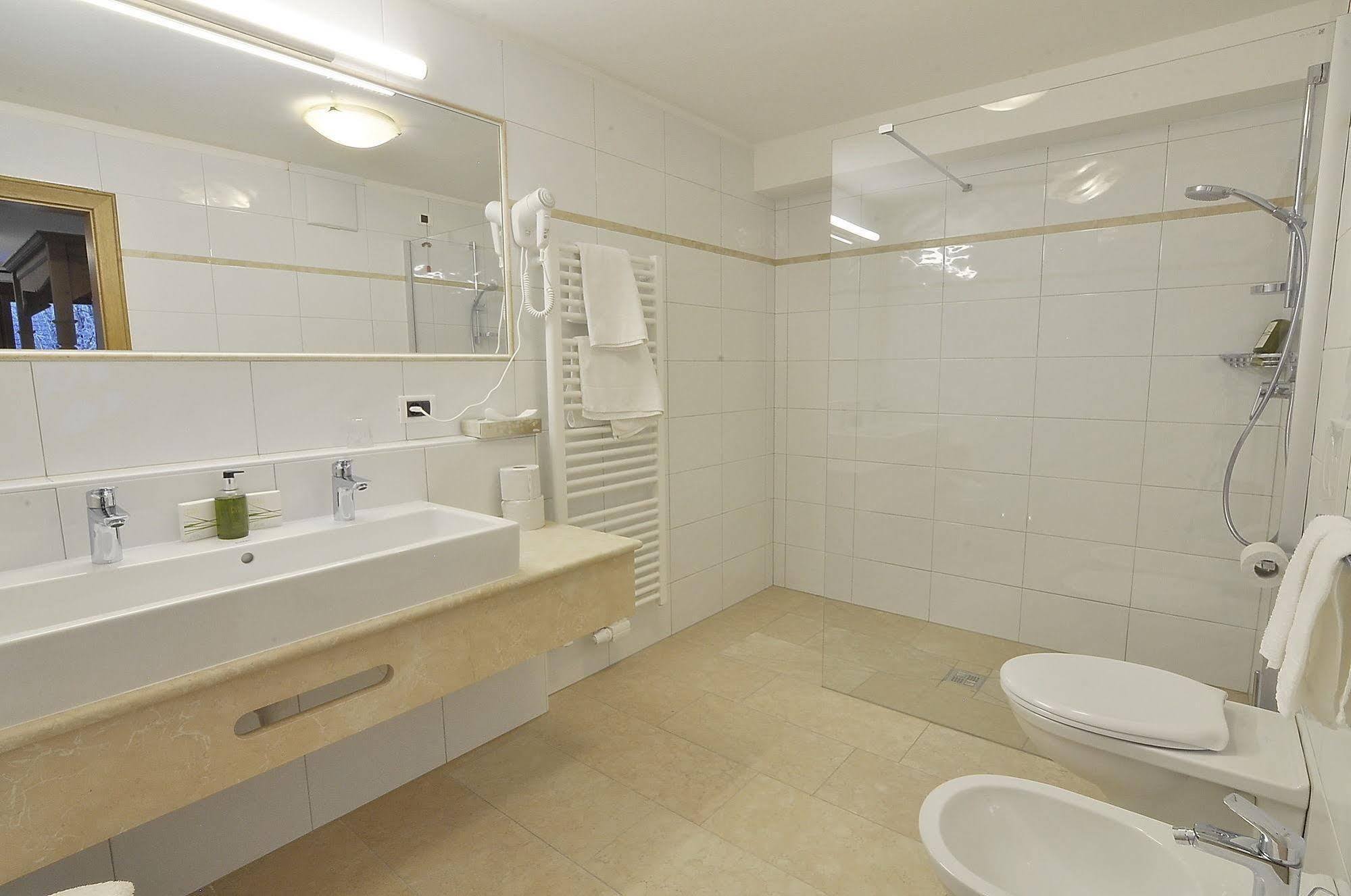 Hotel Monte Paraccia San Vigilio Di Marebbe Eksteriør bilde