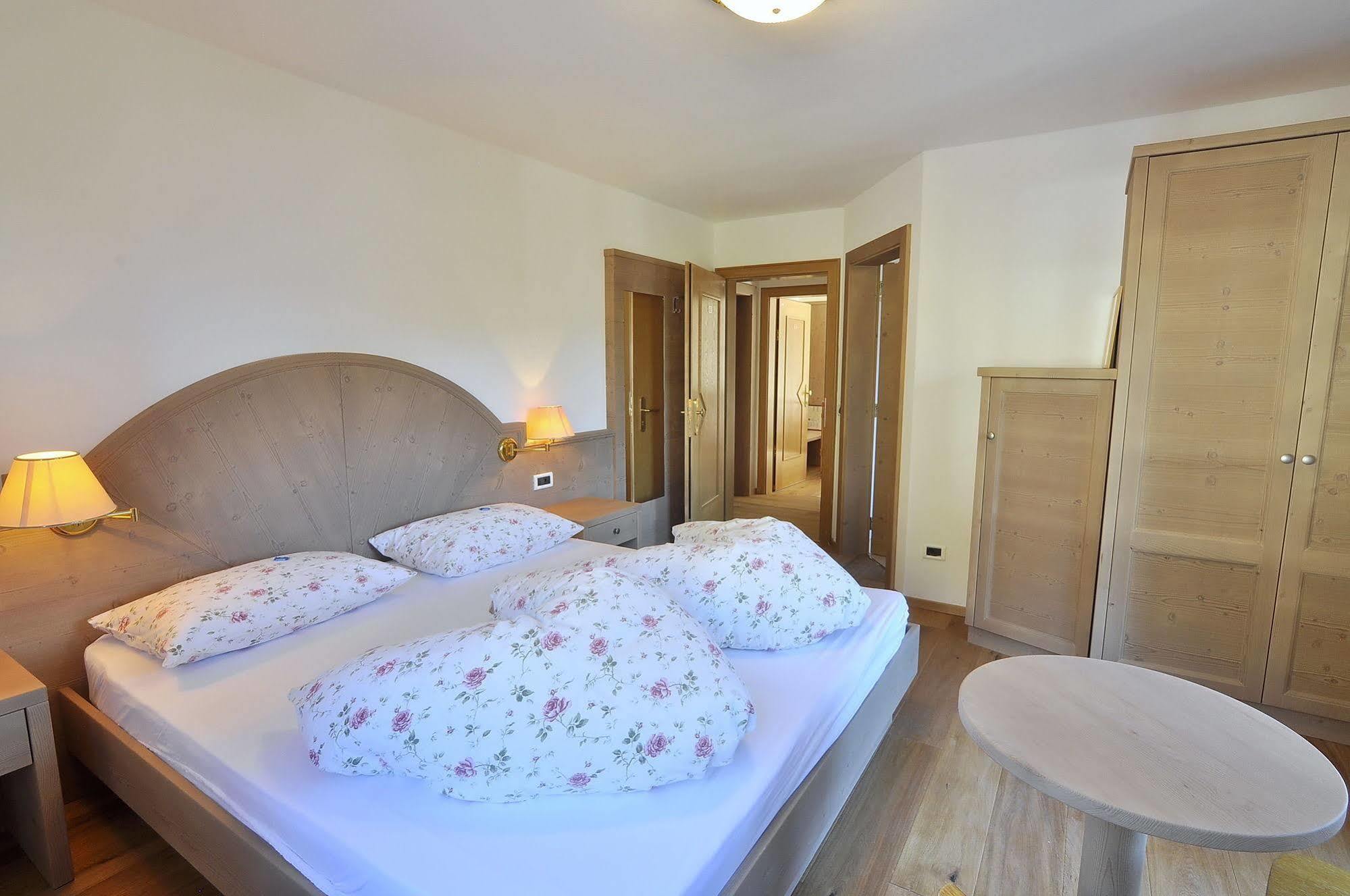 Hotel Monte Paraccia San Vigilio Di Marebbe Eksteriør bilde