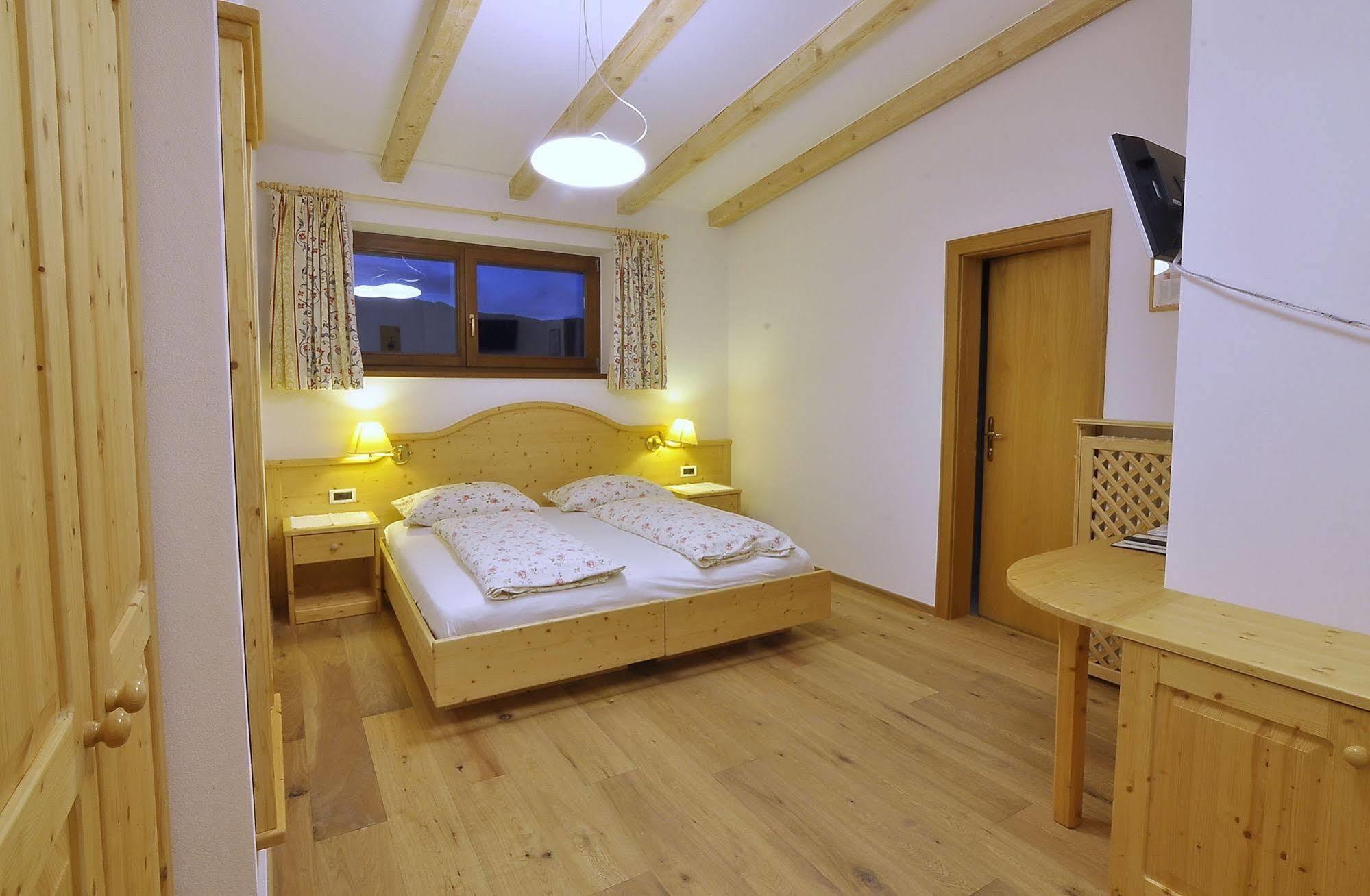 Hotel Monte Paraccia San Vigilio Di Marebbe Eksteriør bilde