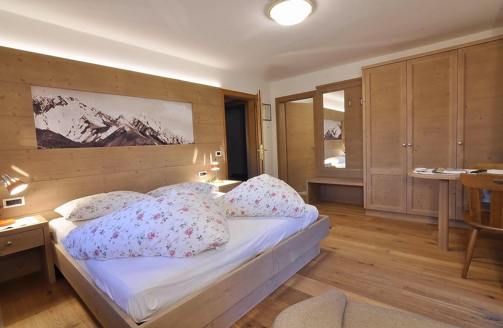 Hotel Monte Paraccia San Vigilio Di Marebbe Eksteriør bilde