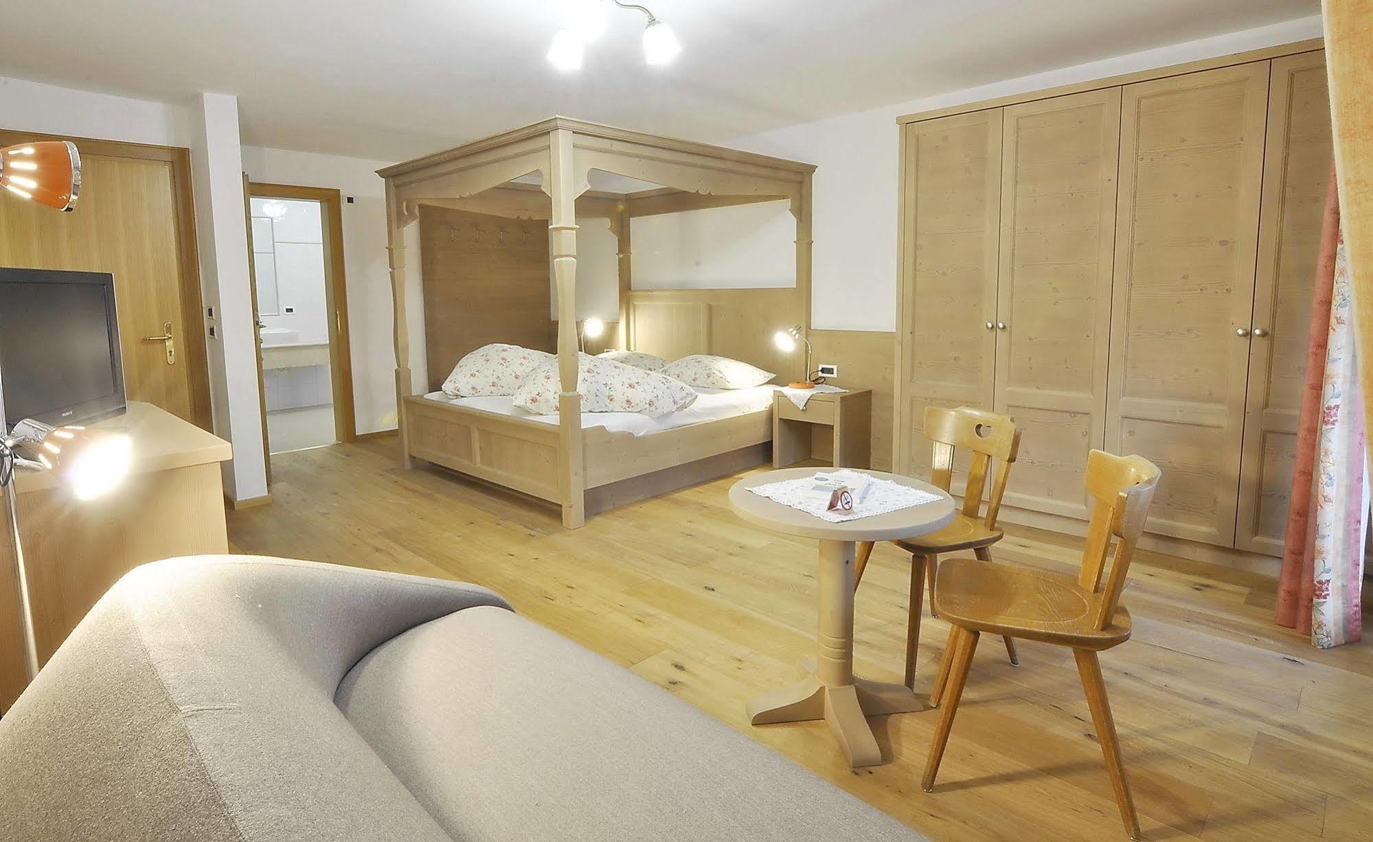Hotel Monte Paraccia San Vigilio Di Marebbe Eksteriør bilde